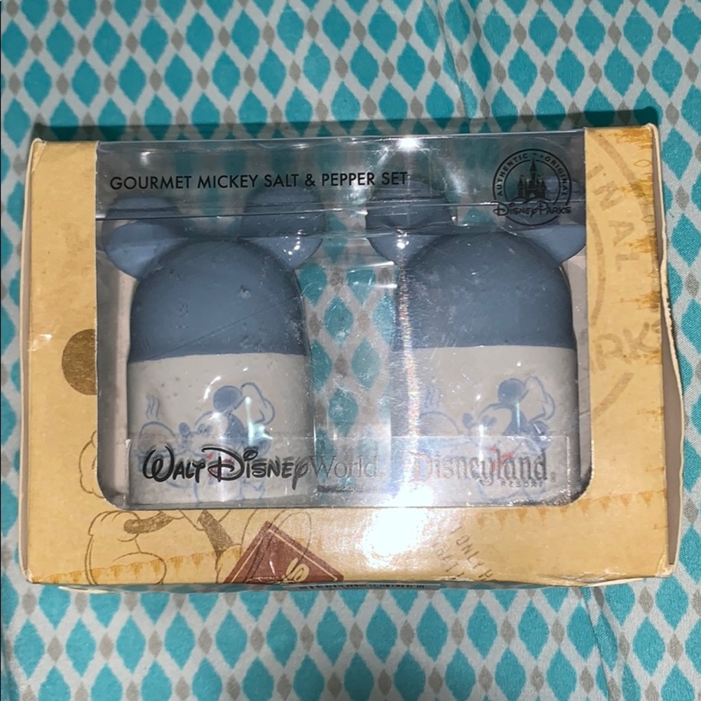 NWT Disney Salt and Pepper Shakers